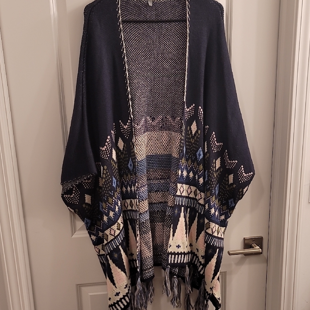 Stylish Geometric Knit Poncho